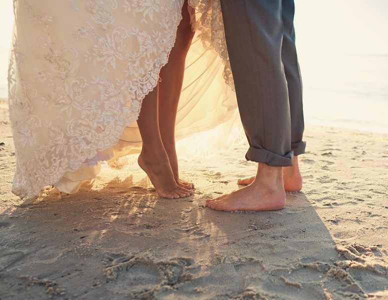 bride groom beach