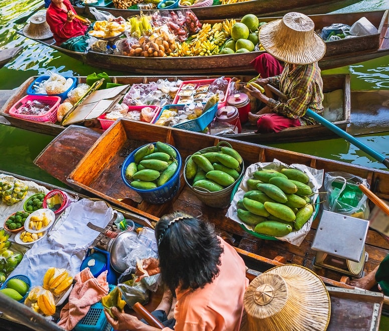 Damnoen Saduak floating market