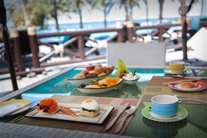 Poolside Dining