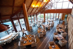 JA Palm Tree Court Restaurant