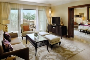 Superior Gold Club Suite