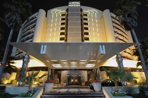 Entrance to Le Royal Meridien