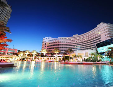 Fontainebleau Miami Beach_03_Pool