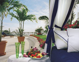 The Ritz-Carlton South Beach_03_Poolside
